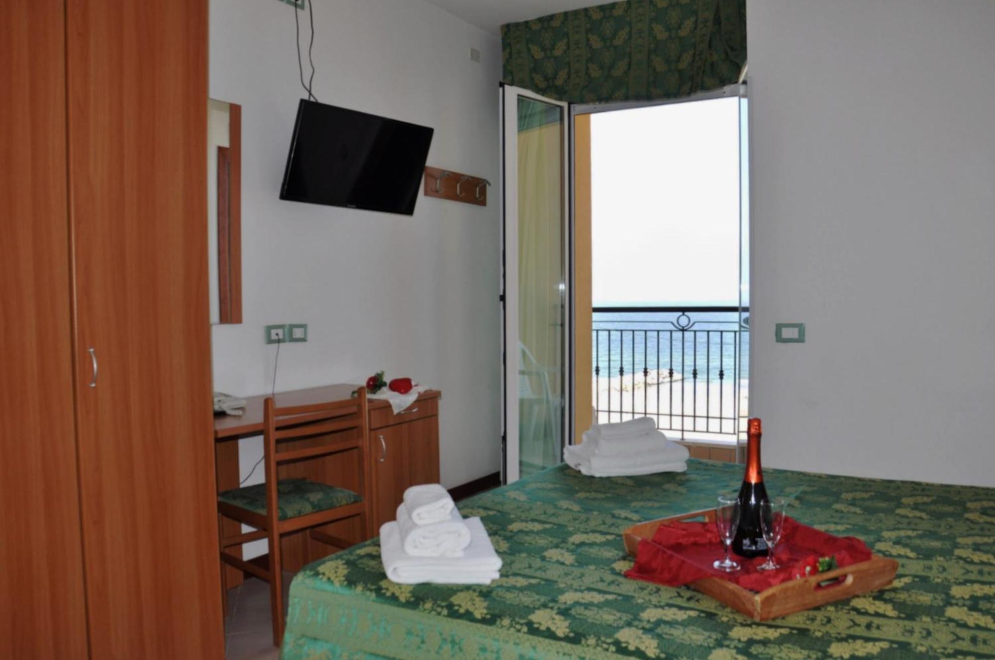 Hotel Belvedere Misano Adriatico Exterior photo